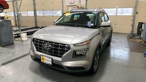 2024 Hyundai VENUE SEL