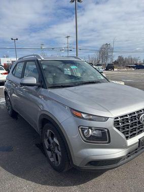 2024 Hyundai VENUE SEL