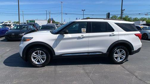 Star White Metallic Tri-Coat 2022 Ford Explorer XLT