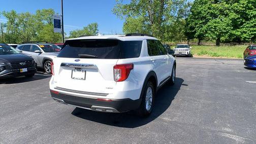 Star White Metallic Tri-Coat 2022 Ford Explorer XLT