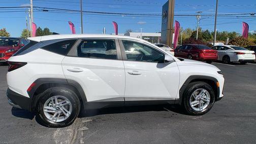 2025 Hyundai TUCSON SE