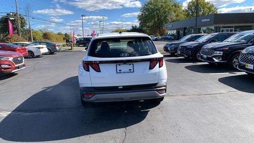 2025 Hyundai TUCSON SE