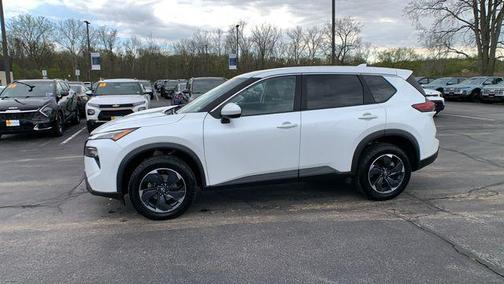 Everest White Pearl 2024 Nissan Rogue SV