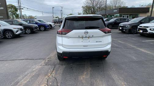 Everest White Pearl 2024 Nissan Rogue SV