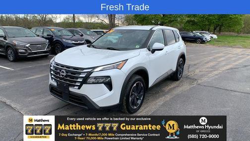 Everest White Pearl 2024 Nissan Rogue SV