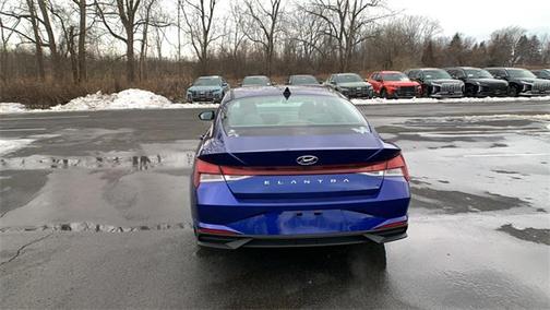2022 Hyundai ELANTRA SEL