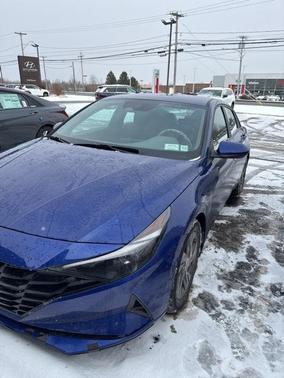 2022 Hyundai ELANTRA SEL