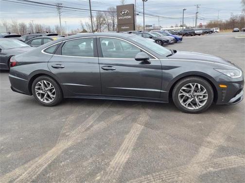 2022 Hyundai SONATA SEL