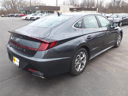 2022 Hyundai SONATA SEL