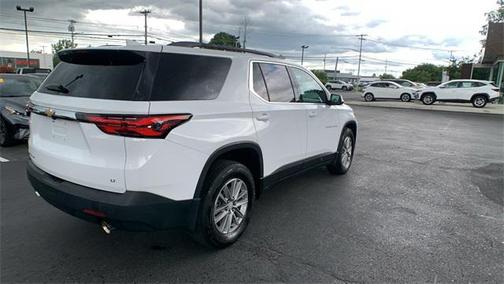2022 Chevrolet Traverse LT Cloth