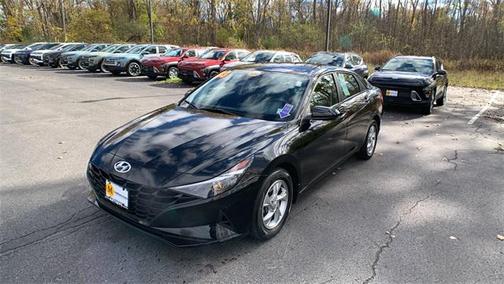 2023 Hyundai ELANTRA SE