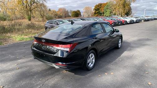 2023 Hyundai ELANTRA SE