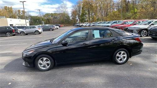 2023 Hyundai ELANTRA SE