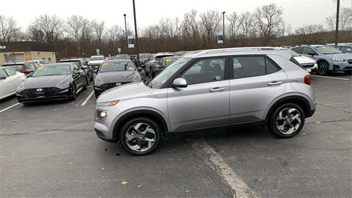 2025 Hyundai VENUE SEL