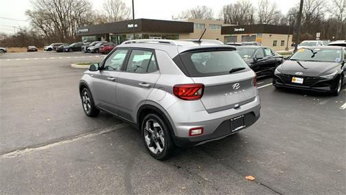 2025 Hyundai VENUE SEL