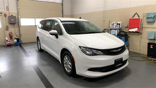 2023 Chrysler Voyager LX