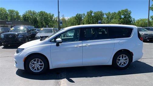2023 Chrysler Voyager LX