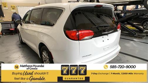 2023 Chrysler Voyager LX