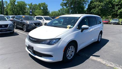 2023 Chrysler Voyager LX