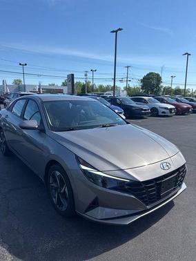 Fluid Metal 2023 Hyundai ELANTRA SEL