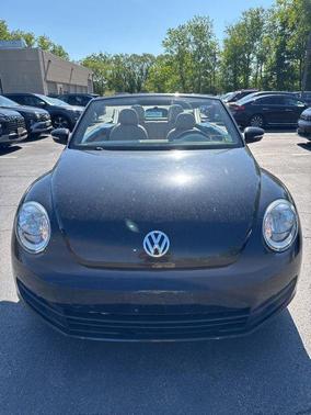 Black Uni 2015 Volkswagen Beetle 1.8T