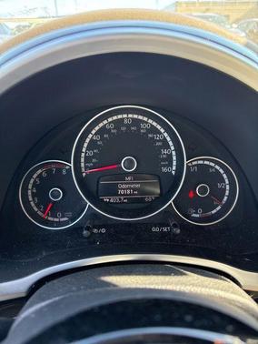 Black Uni 2015 Volkswagen Beetle 1.8T