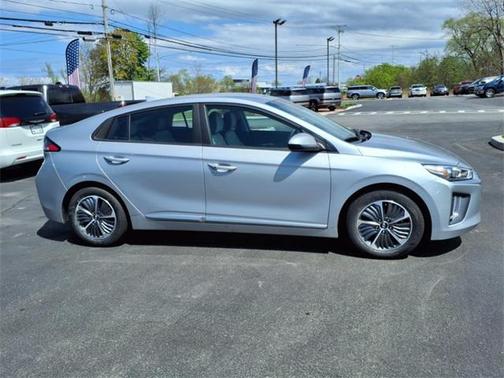 2021 Hyundai IONIQ Plug-In Hybrid SE