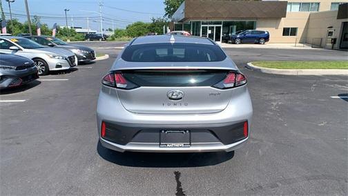 2021 Hyundai IONIQ Plug-In Hybrid SE