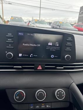 2023 Hyundai ELANTRA SE