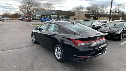 2023 Hyundai ELANTRA SE