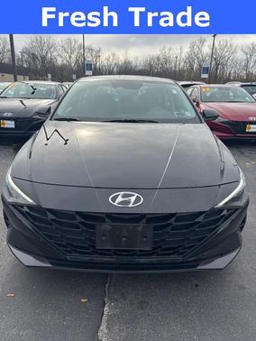 2023 Hyundai ELANTRA SE