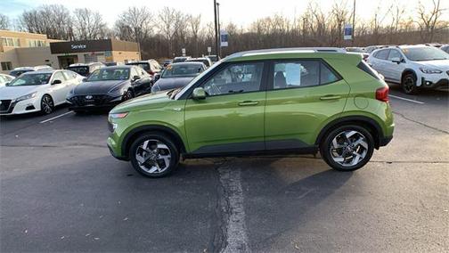 2023 Hyundai VENUE SEL