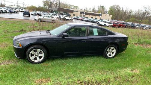Blackberry Pearlcoat 2012 Dodge Charger SE