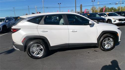 2025 Hyundai TUCSON SE