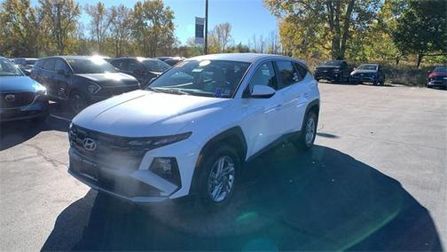 2025 Hyundai TUCSON SE
