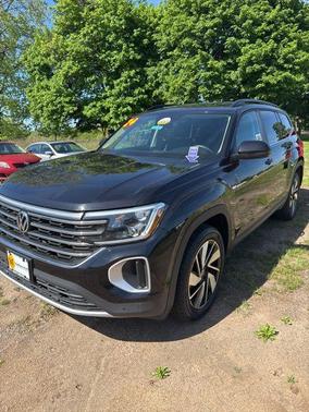 2024 Volkswagen Atlas 2.0T SE w/Technology 4MOTION