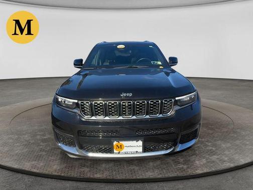 Diamond Black Crystal Pearlcoat 2023 Jeep Grand Cherokee L Summit