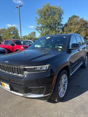 Diamond Black Crystal Pearlcoat 2023 Jeep Grand Cherokee L Summit