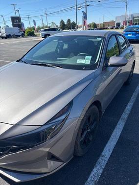 Fluid Metal 2023 Hyundai ELANTRA SEL