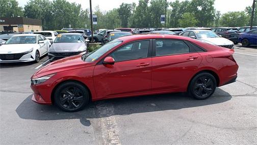 2022 Hyundai ELANTRA SEL