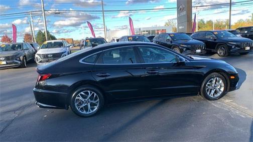 2022 Hyundai SONATA SEL