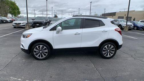 Summit White 2018 Buick Encore Preferred II