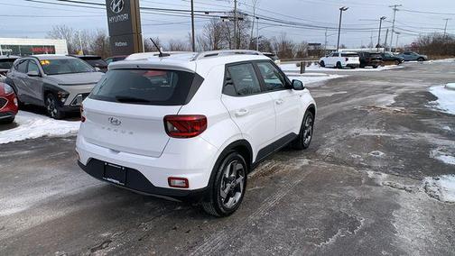 2025 Hyundai VENUE SEL