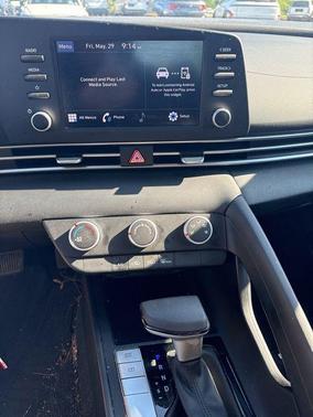 Fluid Metal 2023 Hyundai ELANTRA SE