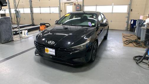 2023 Hyundai ELANTRA SEL