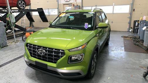 2023 Hyundai VENUE SEL