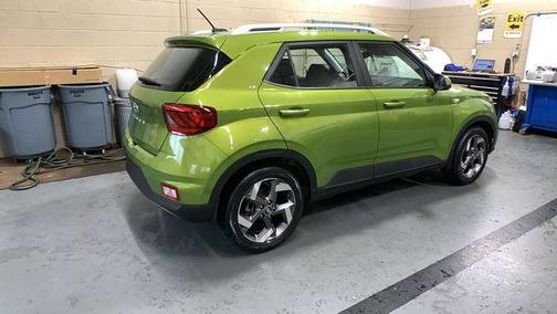 2023 Hyundai VENUE SEL