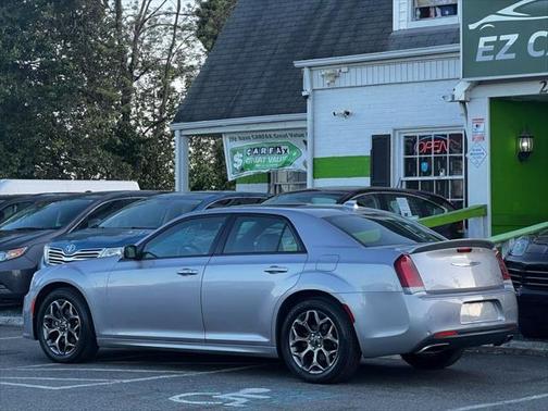 2018 Chrysler 300 S