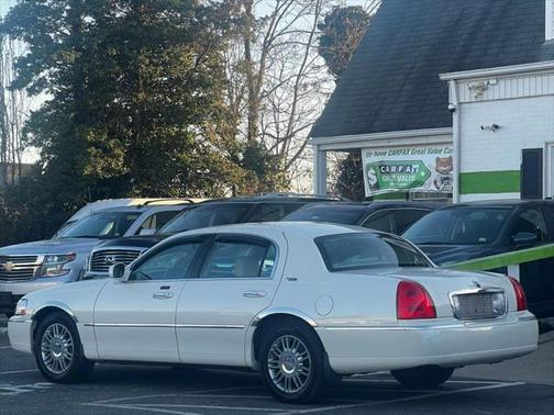 2006 Lincoln Town Car Signature