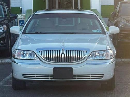 2006 Lincoln Town Car Signature